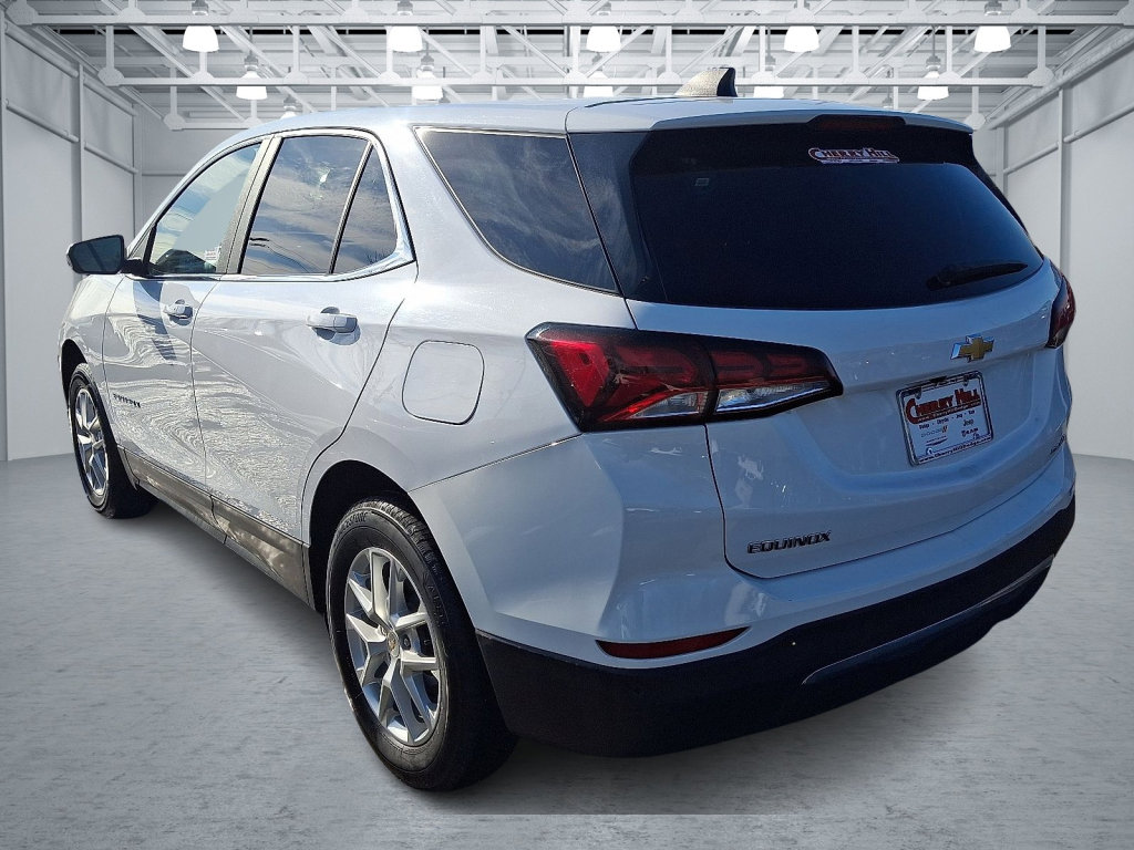 Used 2024 Chevrolet Equinox LT image 3