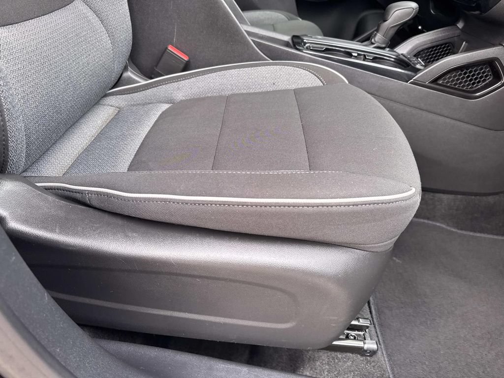 Used 2025 Chevrolet TrailBlazer LT FWD image 12