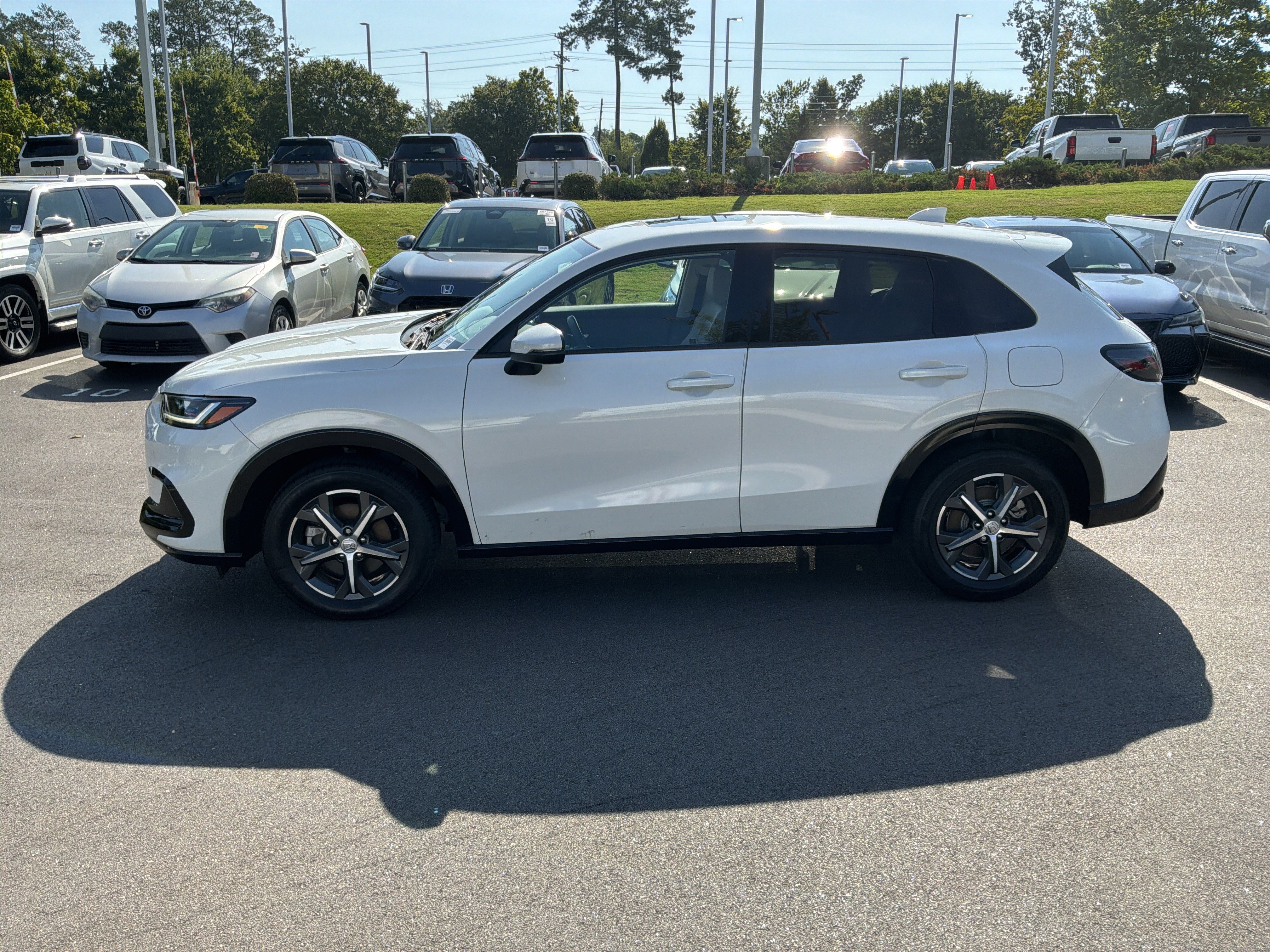 Used 2025 Honda HR-V EX-L image 7