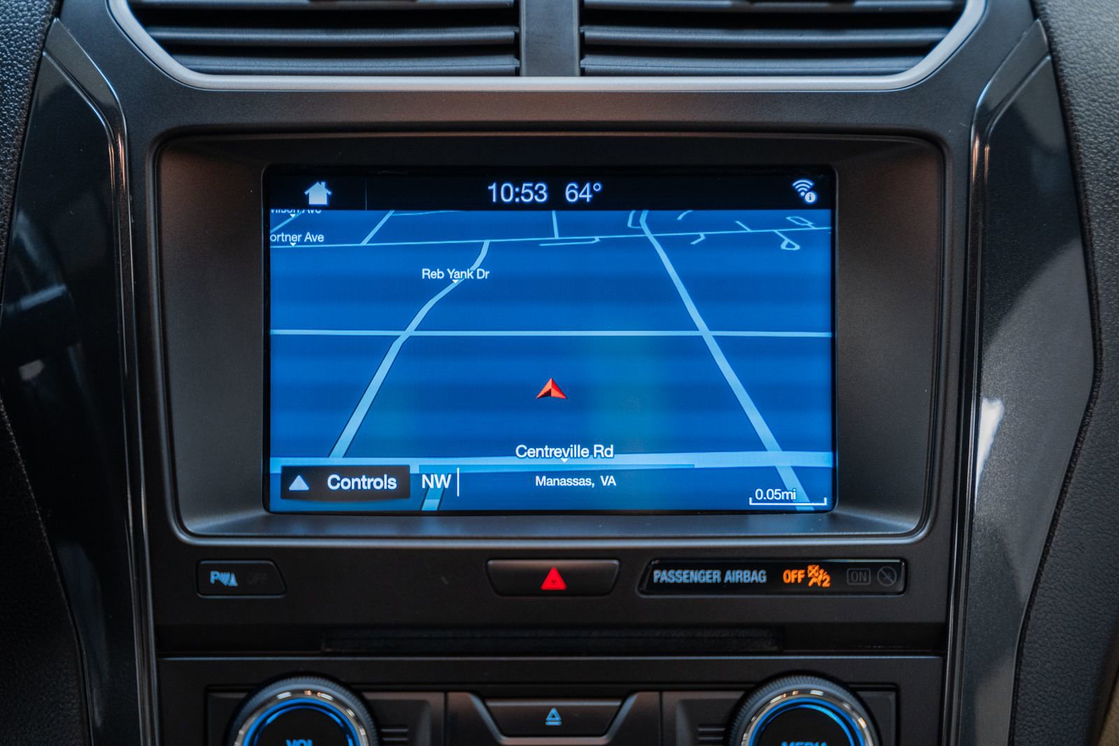 Certified 2017 Ford Explorer XLT w/ Equipment Group 202A image 27