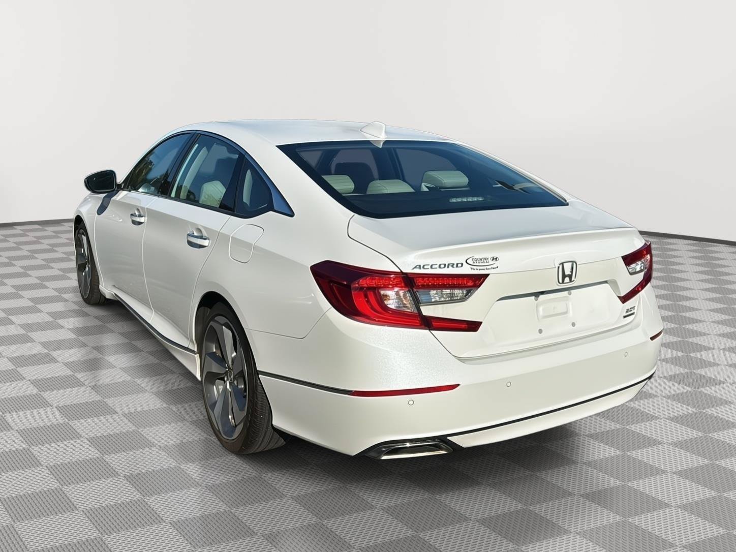 Used 2020 Honda Accord Touring image 7
