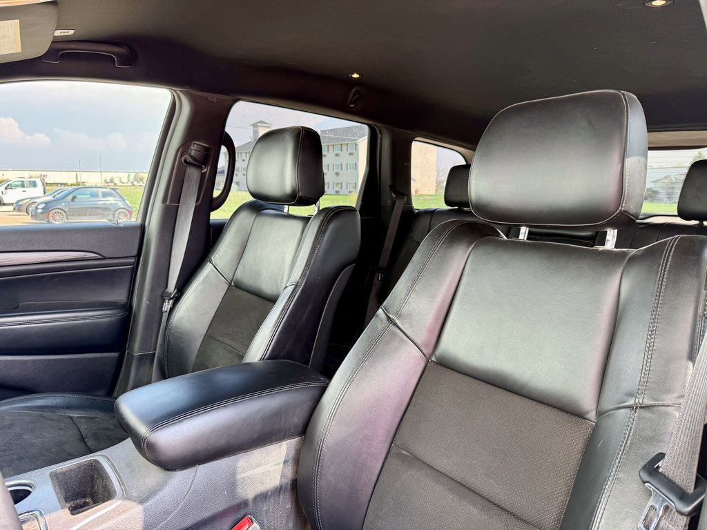 Used 2019 Jeep Grand Cherokee Altitude AWD/4WD image 11
