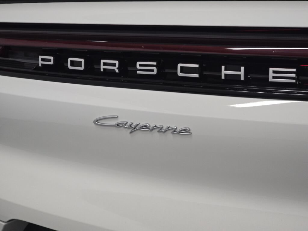 Certified 2026 Porsche Cayenne Coupe AWD/4WD image 34