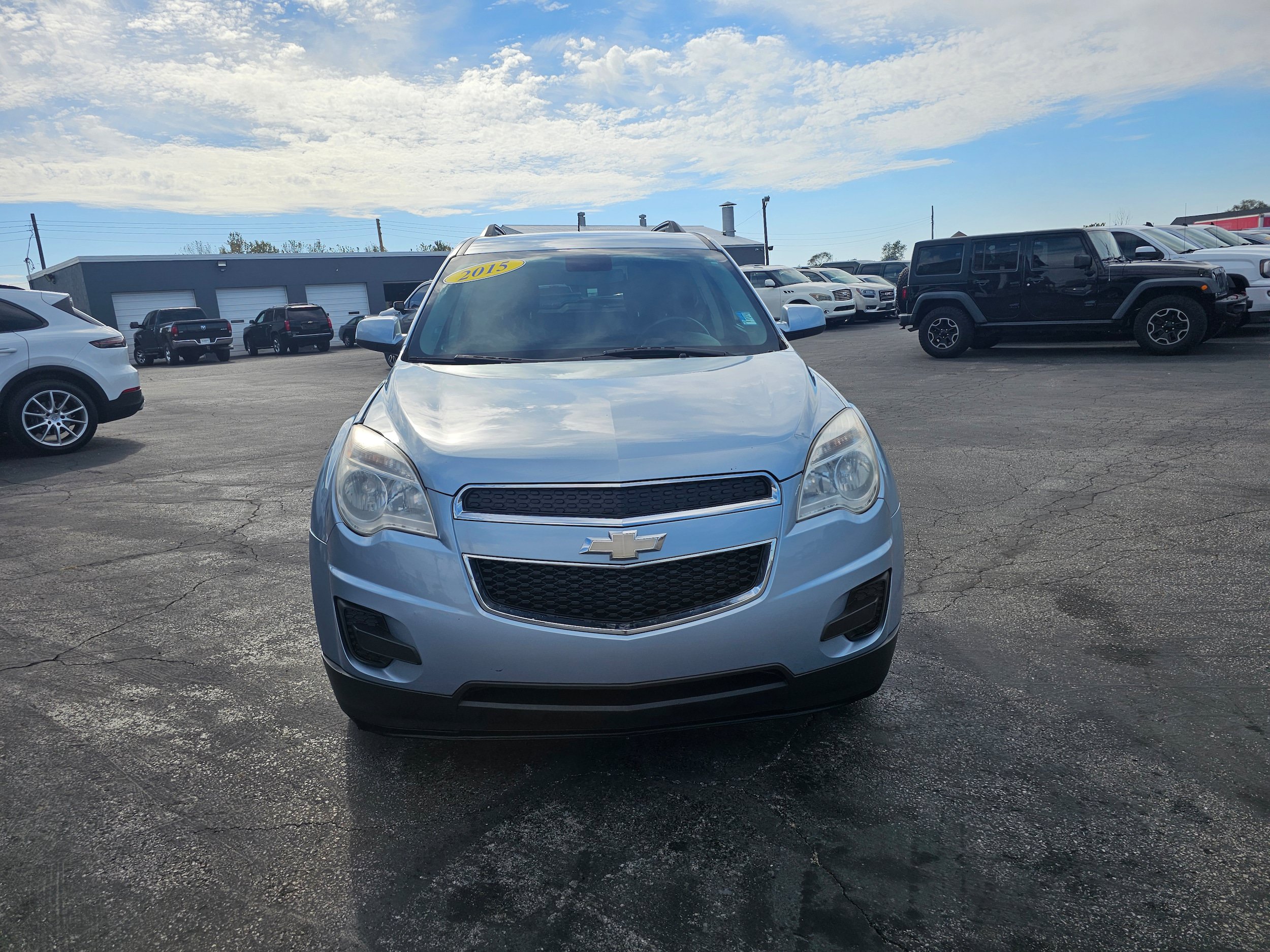 Used 2015 Chevrolet Equinox LT FWD image 2