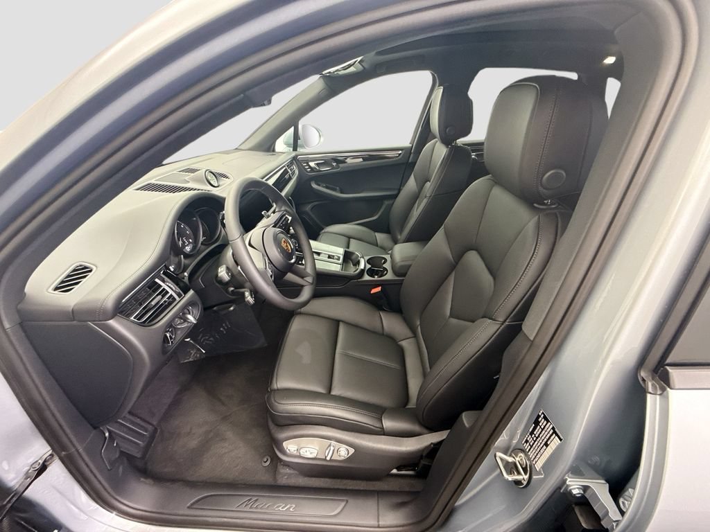 Used 2026 Porsche Macan AWD/4WD image 5