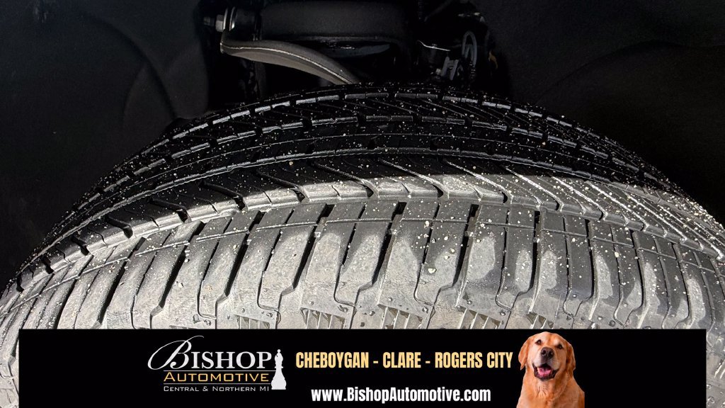Used 2024 Chevrolet Silverado 1500 LT AWD/4WD image 18