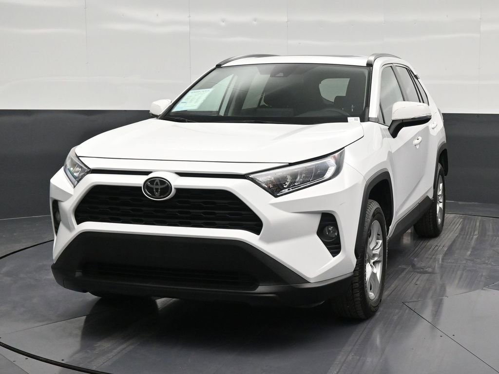 Used 2021 Toyota RAV4 XLE w/ Convenience Package image 6