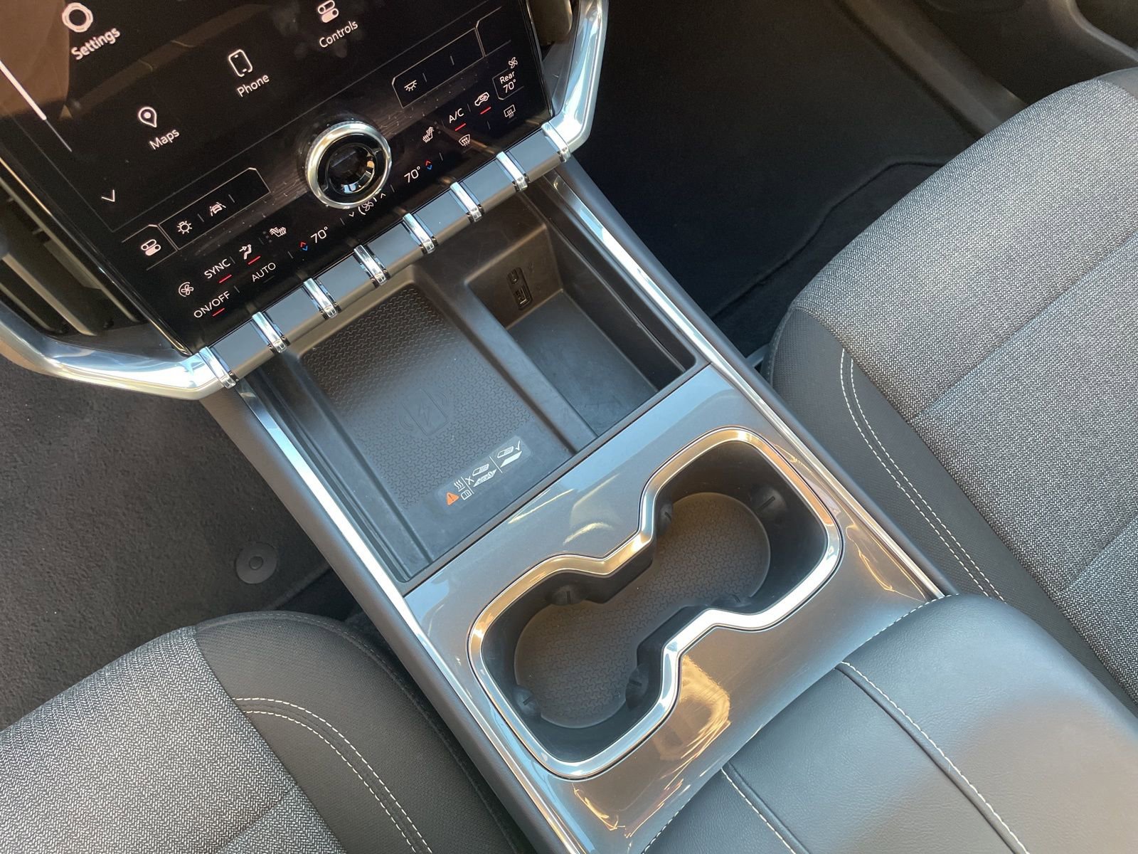 Used 2025 GMC Acadia Elevation image 16