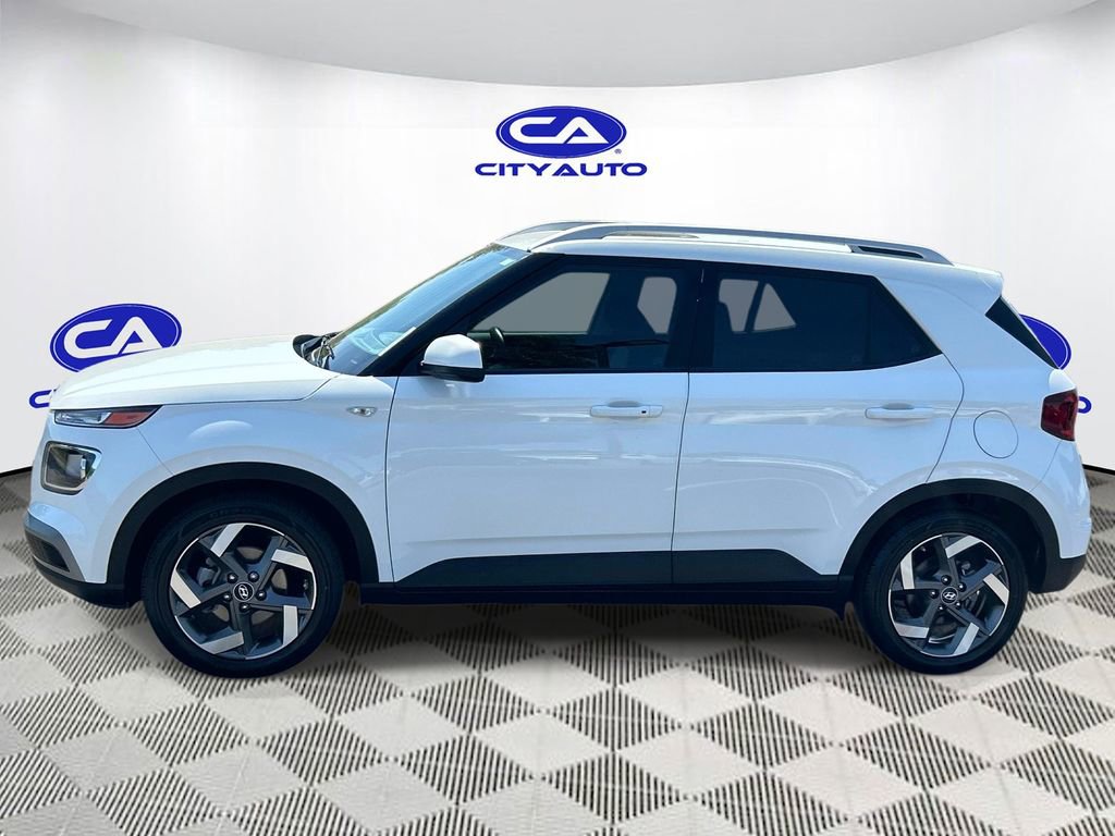 Used 2025 Hyundai Venue SEL FWD image 7