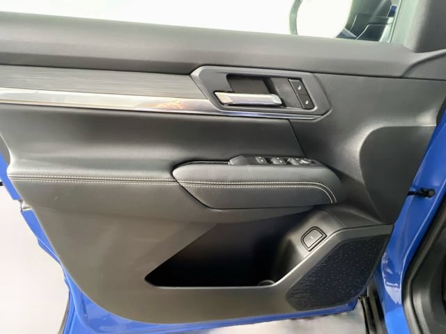 Used 2026 GMC Terrain Elevation w/ Elevation Premium Package FWD image 32