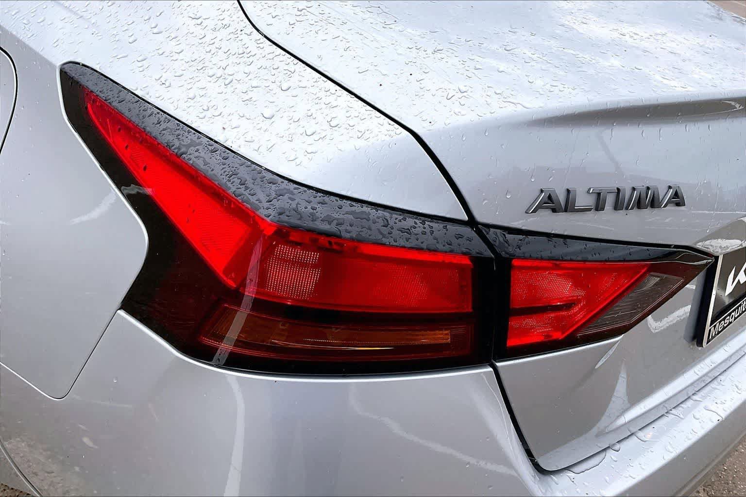 Used 2024 Nissan Altima 2.5 SV FWD image 31