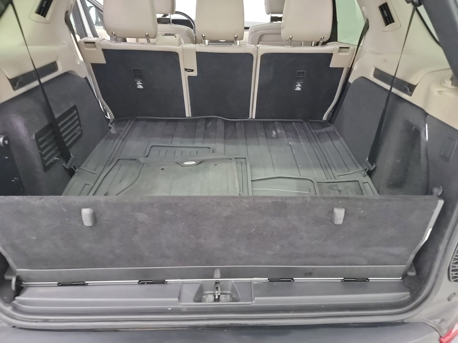 Used 2019 Land Rover Discovery HSE AWD/4WD image 26