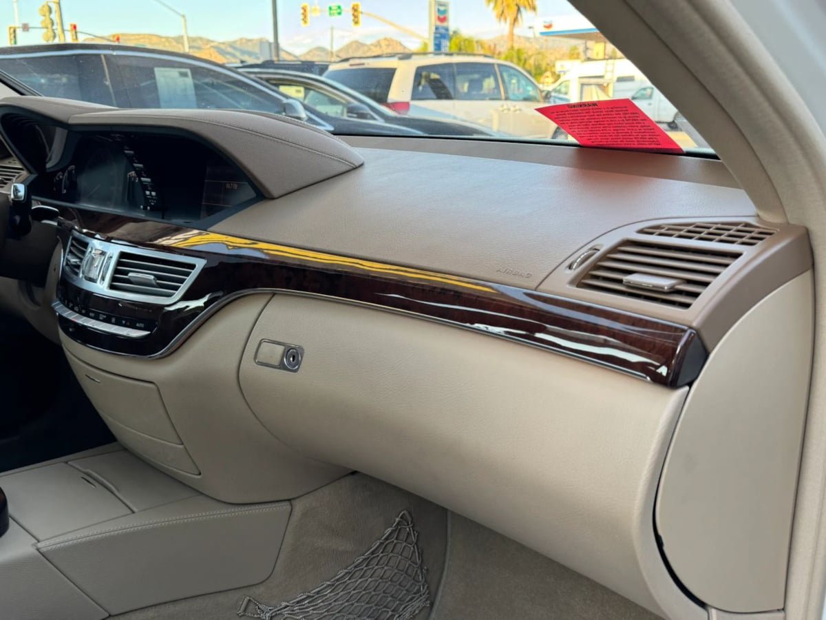 Used 2009 Mercedes-Benz S 550 image 12