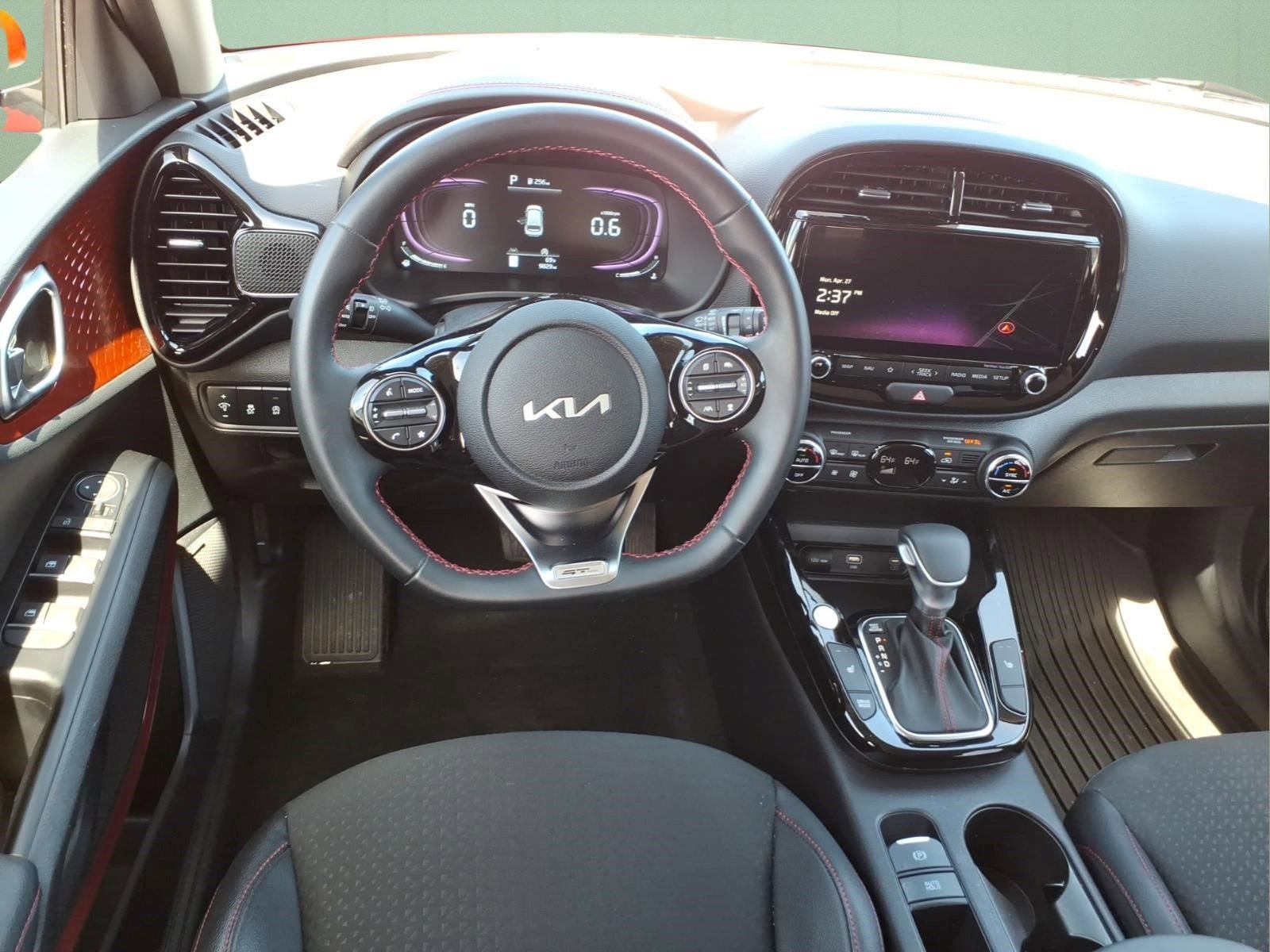 Used 2025 Kia Soul GT-Line w/ GT-Line Technology Package FWD image 18