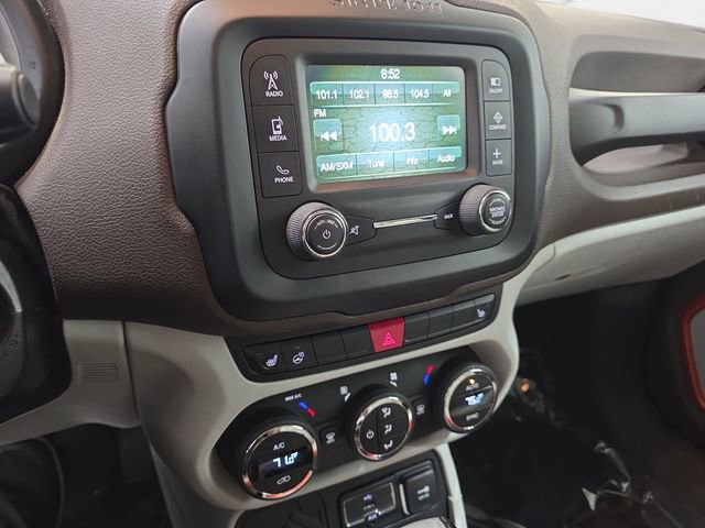 Used 2016 Jeep Renegade Limited image 19