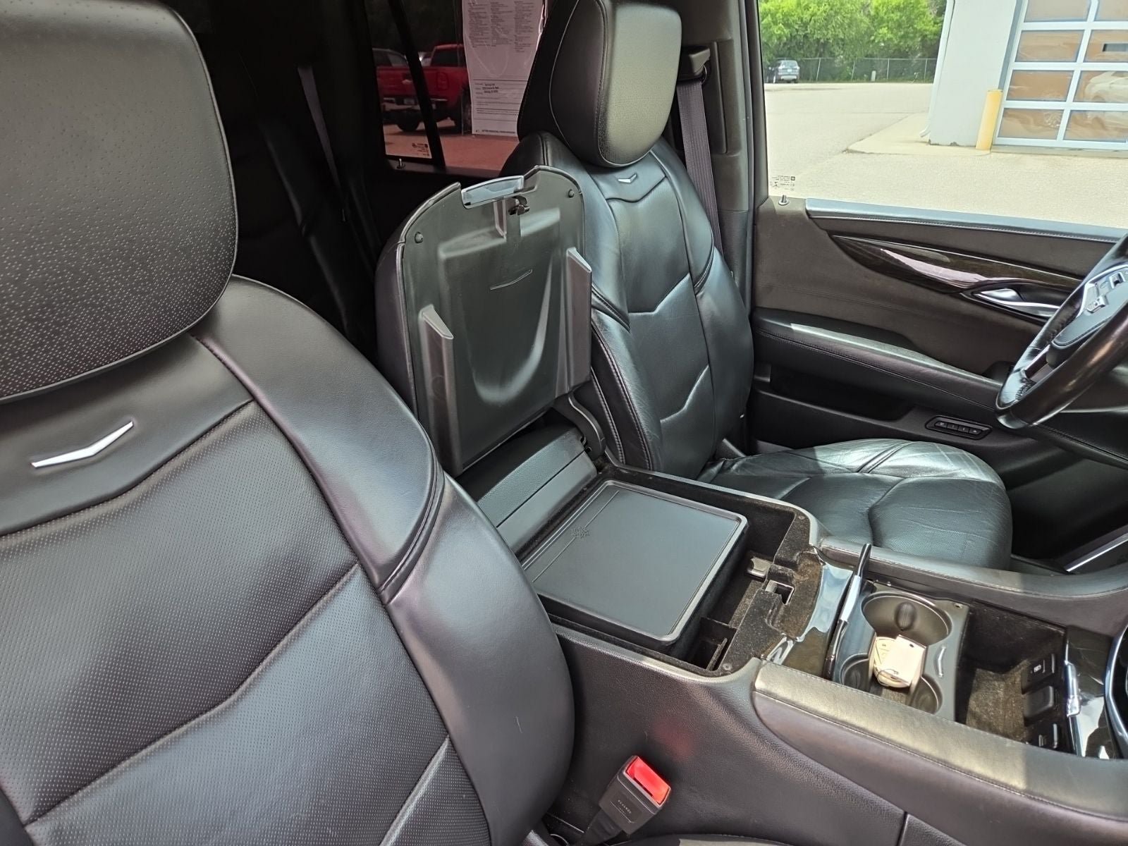 Used 2017 Cadillac Escalade Platinum AWD/4WD image 35