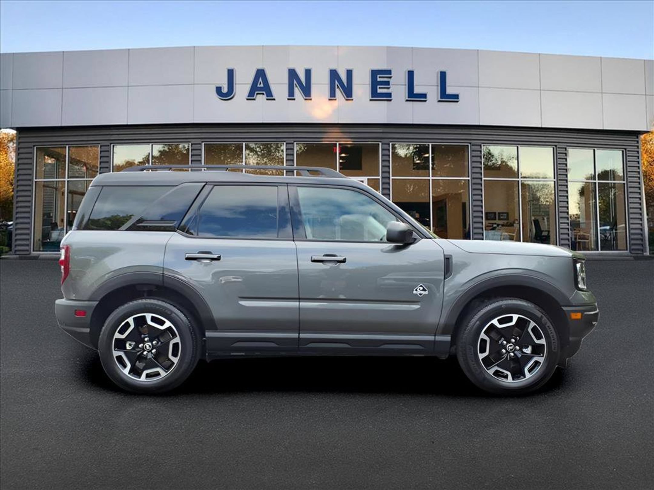 Used 2024 Ford Bronco Sport Outer Banks AWD/4WD image 4