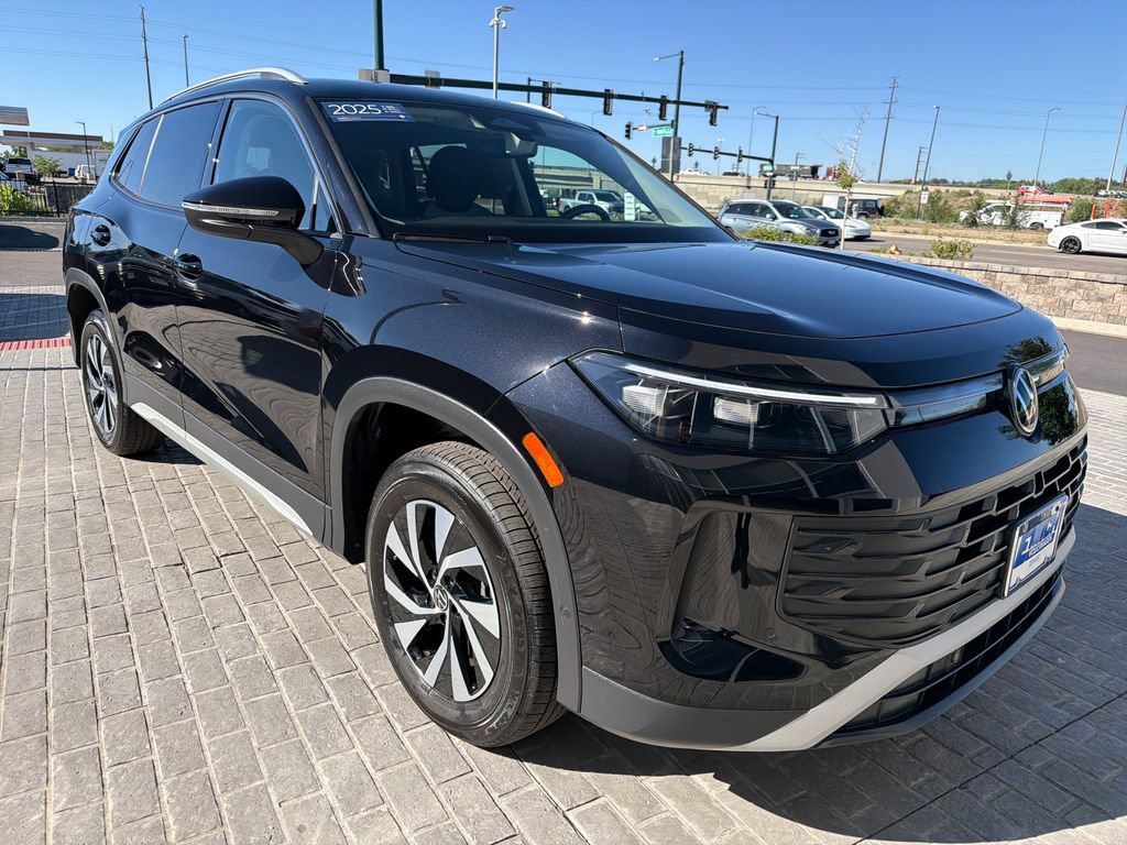 Certified 2025 Volkswagen Tiguan S AWD/4WD image 9