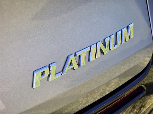 Used 2025 Toyota Sienna Platinum image 7