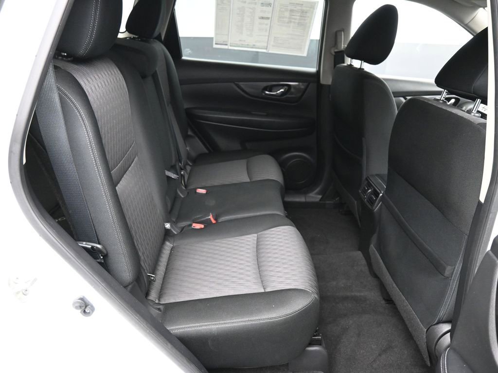 Used 2019 Nissan Rogue SV w/ Premium Package image 23