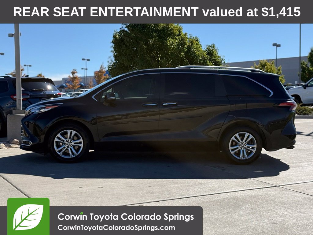 Used 2022 Toyota Sienna Platinum AWD/4WD image 5