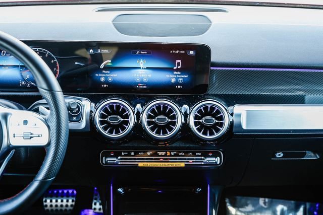 Used 2023 Mercedes-Benz GLB 250 4MATIC image 11