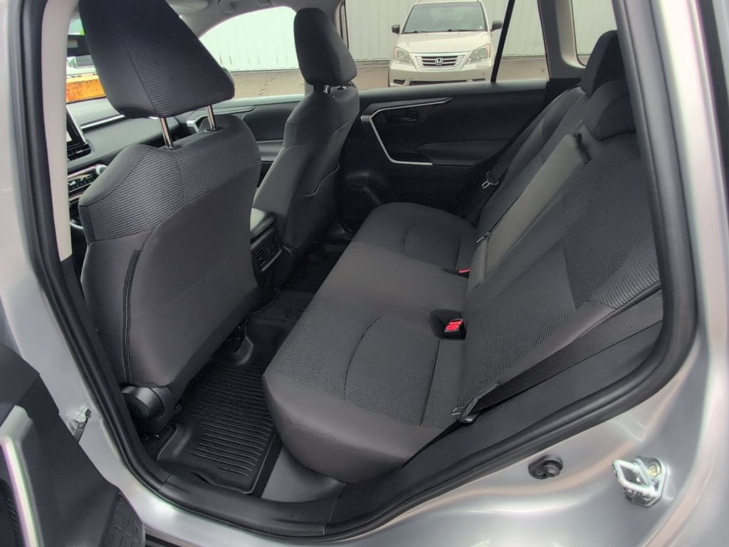 Used 2024 Toyota RAV4 LE AWD/4WD image 15