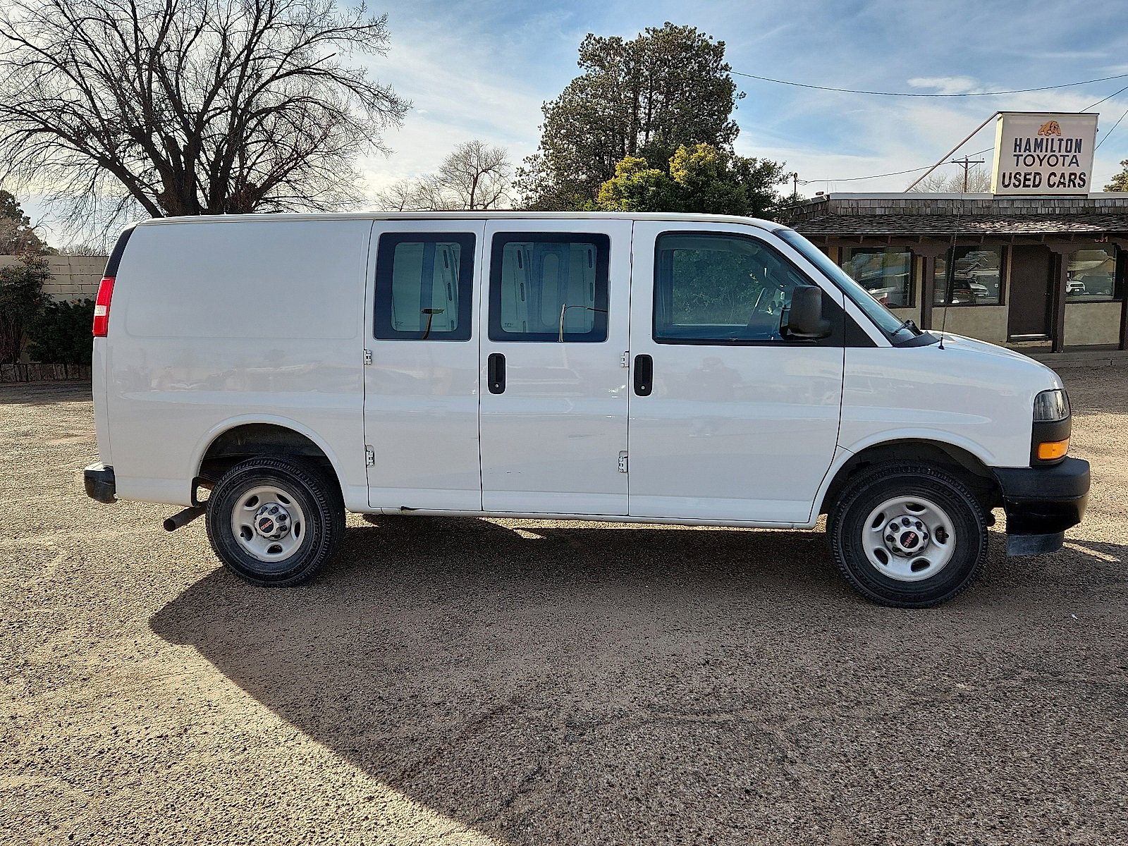 Used 2020 GMC Savana 2500 w/ Driver Convenience Package image 5
