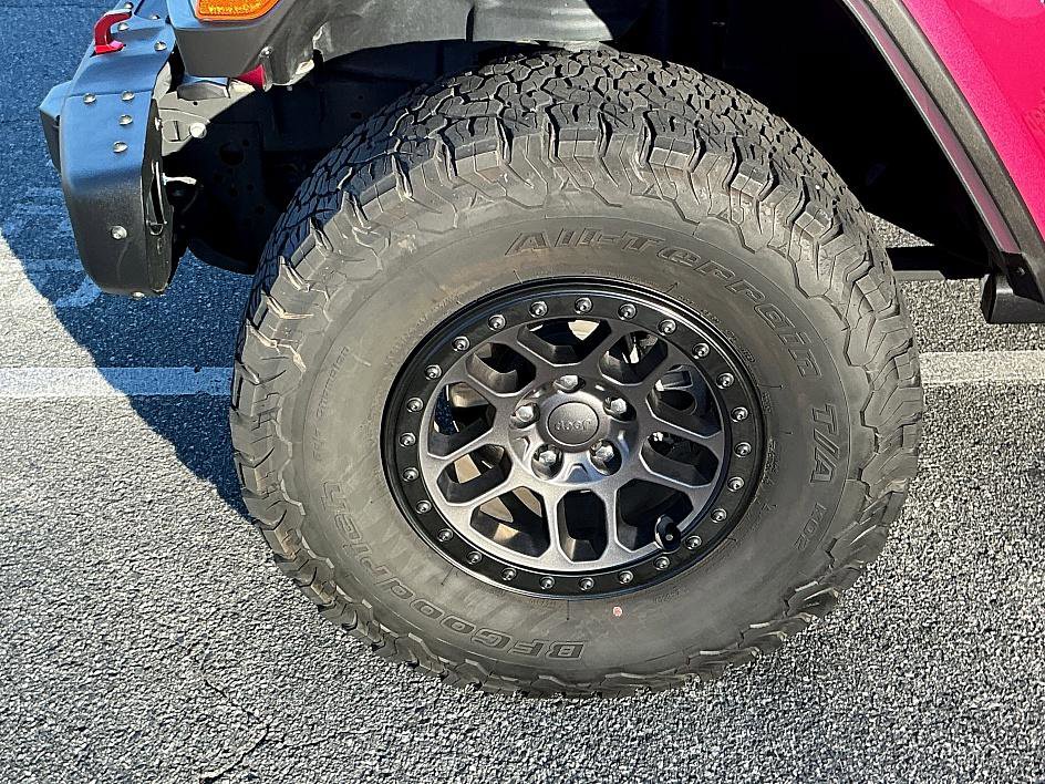 Used 2022 Jeep Wrangler Unlimited Rubicon w/ Xtreme Recon 35" Tire Package image 7