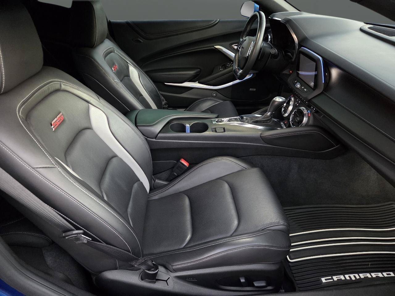 Used 2018 Chevrolet Camaro SS RWD image 14