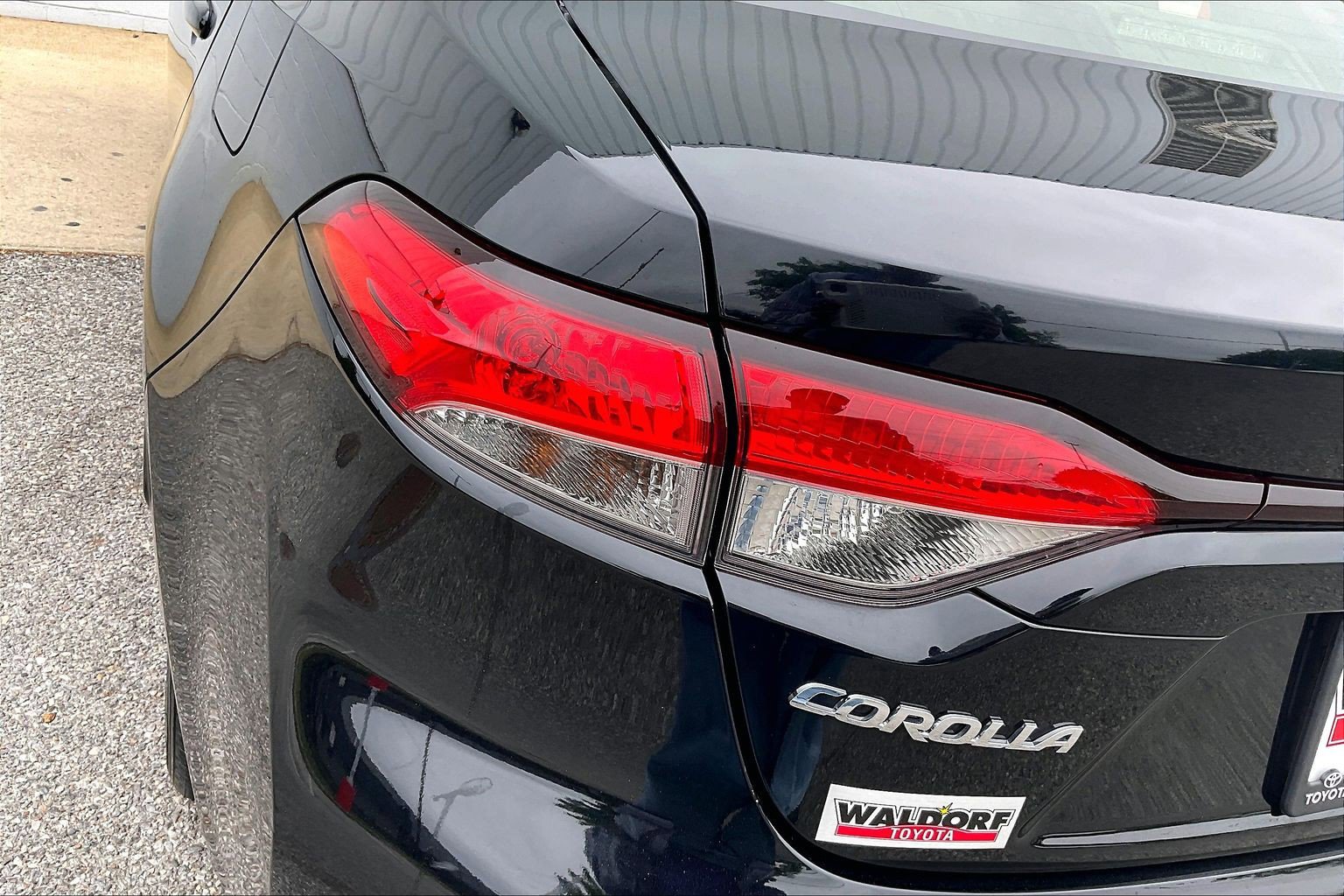 Used 2024 Toyota Corolla LE FWD image 33