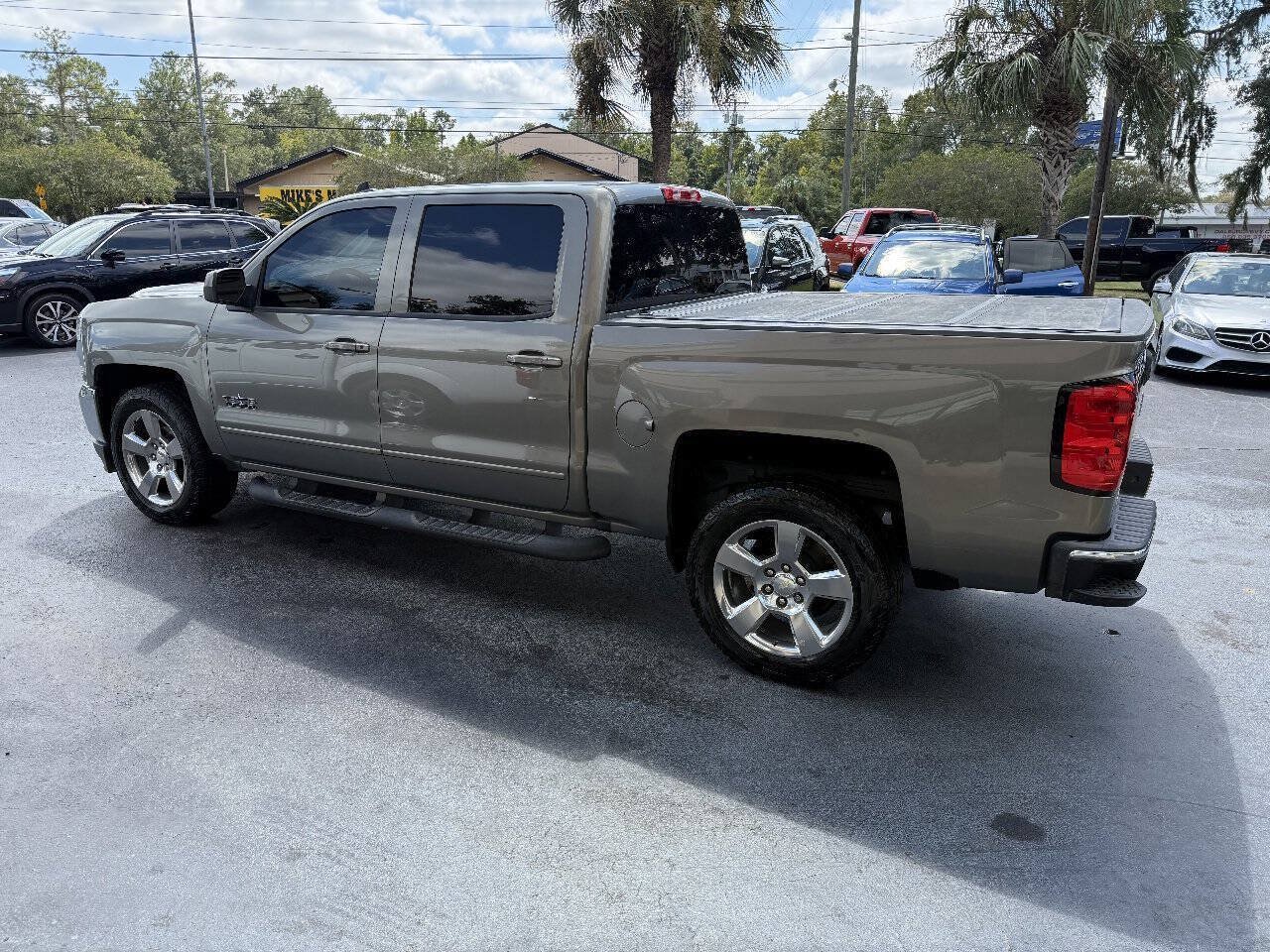 Used 2017 Chevrolet Silverado 1500 LT w/ Texas Edition RWD image 3