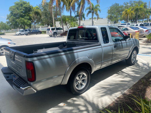 Used 2002 Nissan Frontier XE image 8