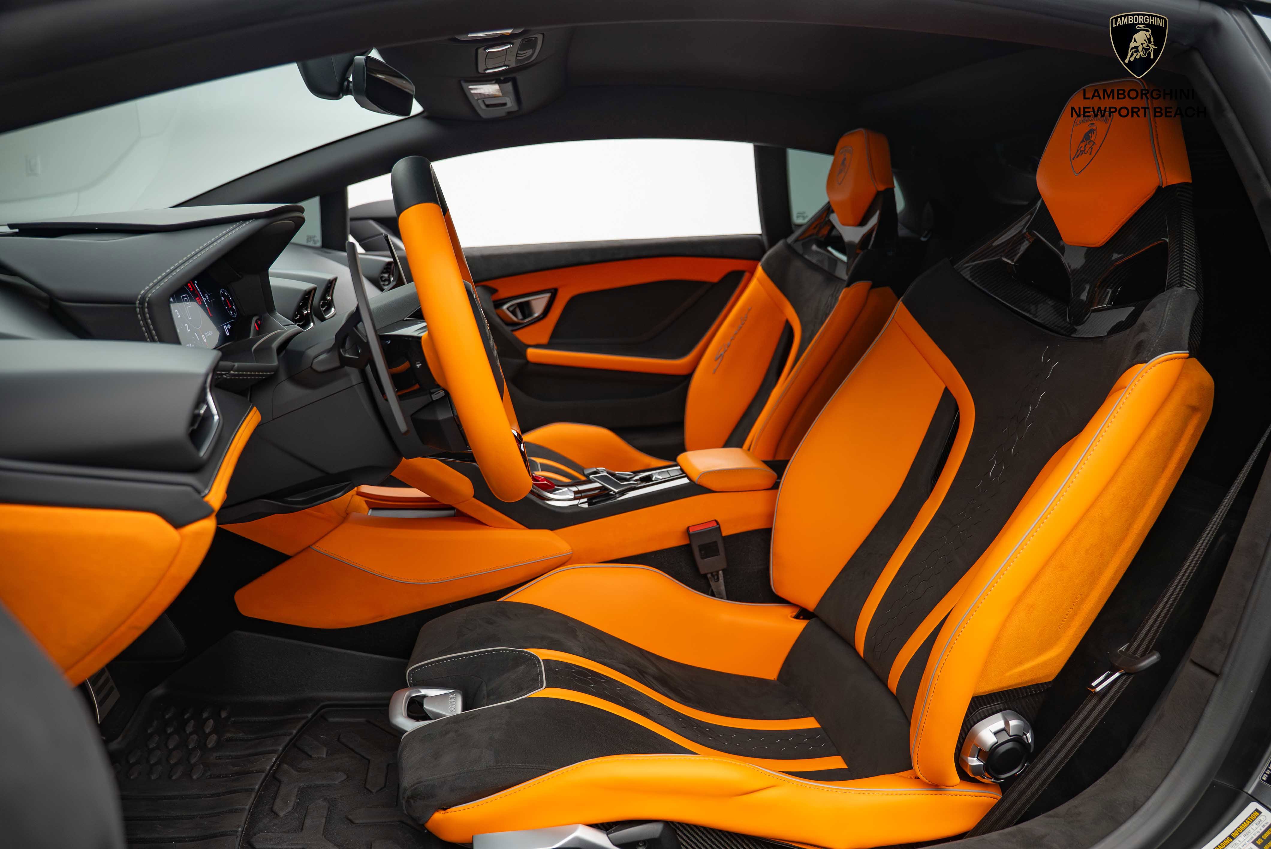 Used 2024 Lamborghini Huracan Sterrato image 2