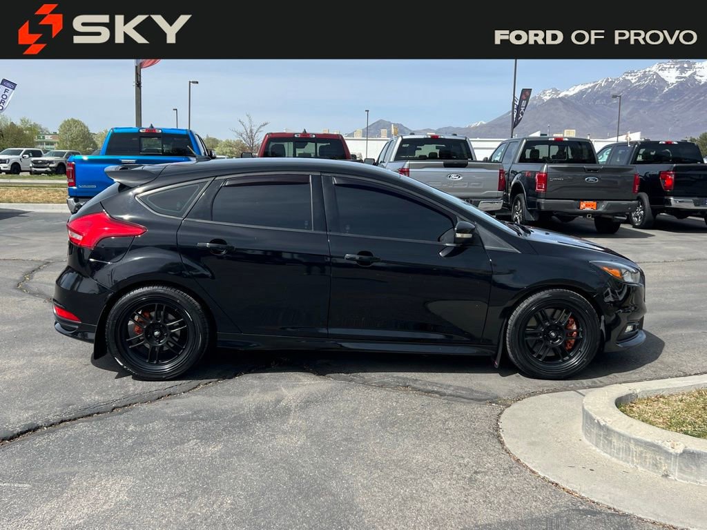 Used 2018 Ford Focus ST image 8
