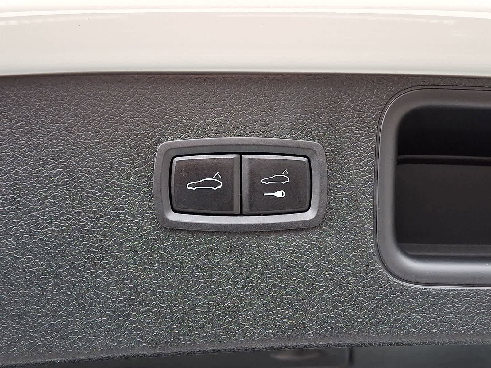 Used 2022 Porsche Macan AWD/4WD image 29