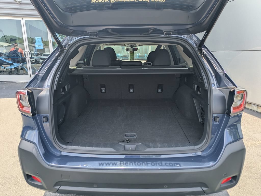 Used 2025 Subaru Outback Onyx Edition AWD/4WD image 41