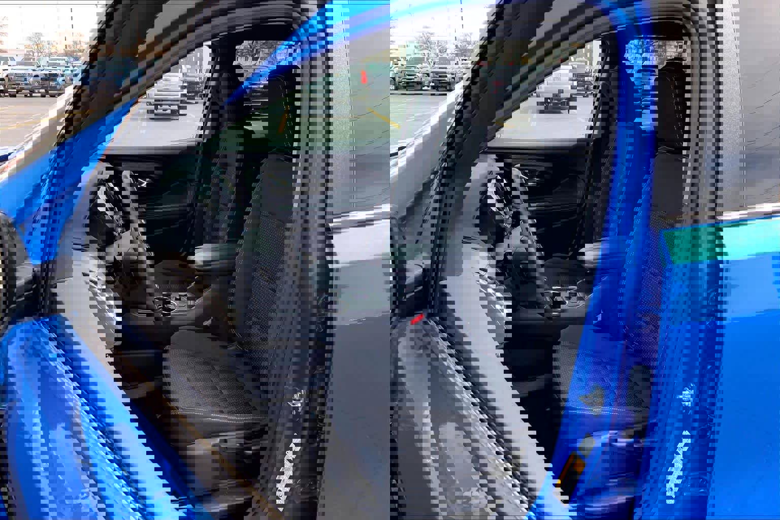 Used 2024 GMC Terrain SLE w/ Elevation Edition image 8