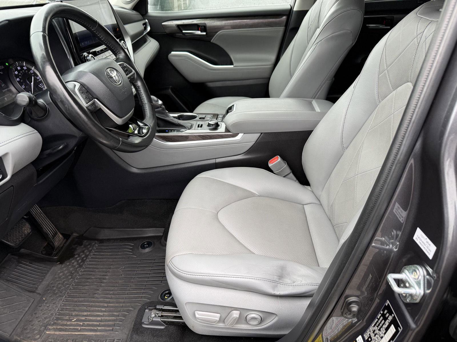 Used 2022 Toyota Highlander Platinum image 12