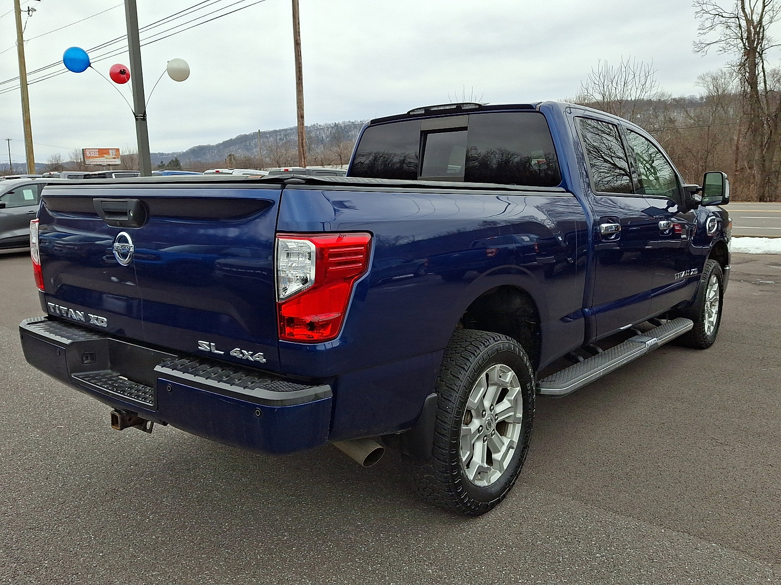Used 2017 Nissan Titan SL image 10