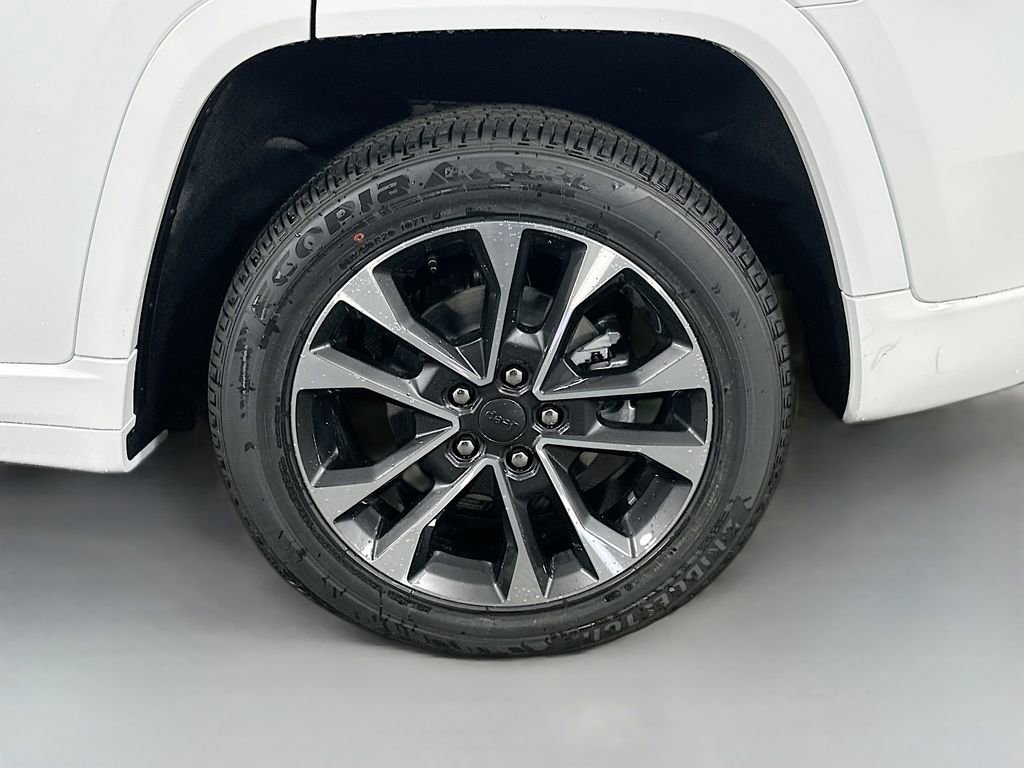 New 2025 Jeep Grand Cherokee Overland w/ Adv Protech Group III image 17