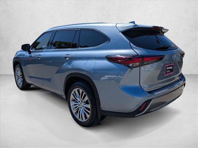 Used 2024 Toyota Highlander Platinum image 8