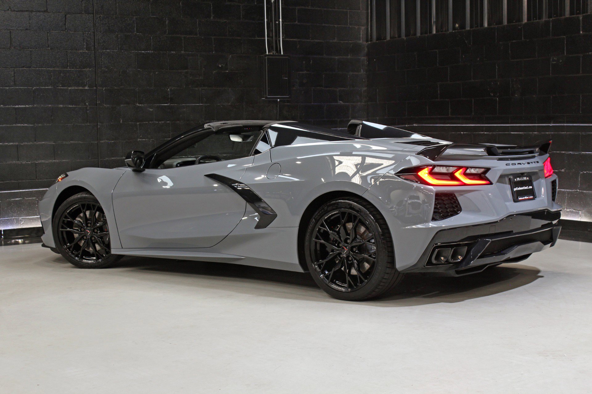 Used 2024 Chevrolet Corvette Stingray Premium Conv w/ Z51 Performance Package RWD image 19