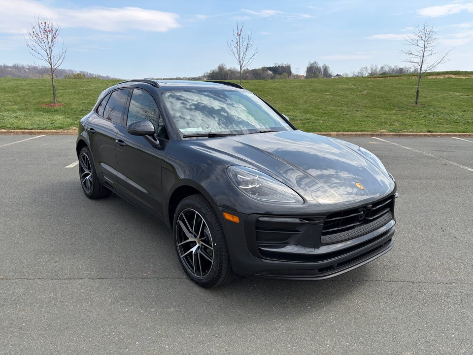 New 2026 Porsche Macan AWD/4WD image 9