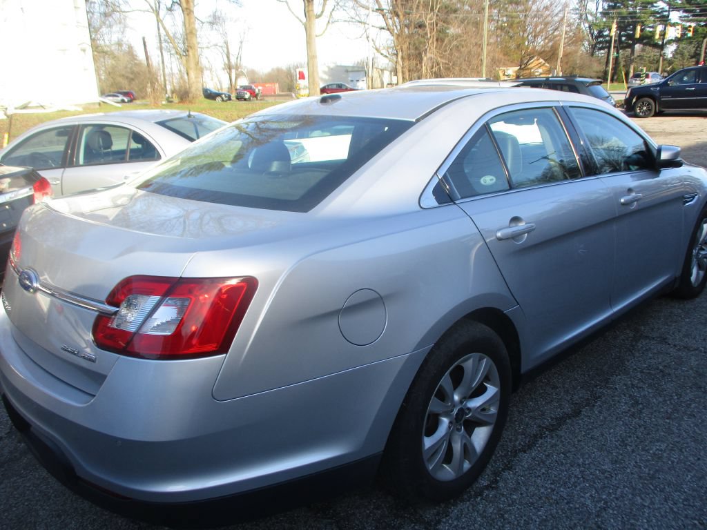Used 2011 Ford Taurus SEL w/ 201A Rapid Spec Order Code AWD/4WD image 5