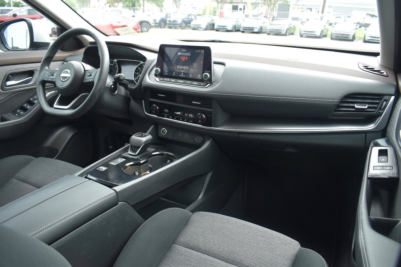 Used 2023 Nissan Rogue SV FWD image 58