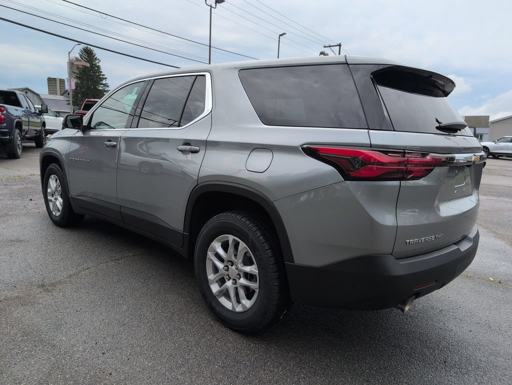 Used 2023 Chevrolet Traverse LS AWD/4WD image 3