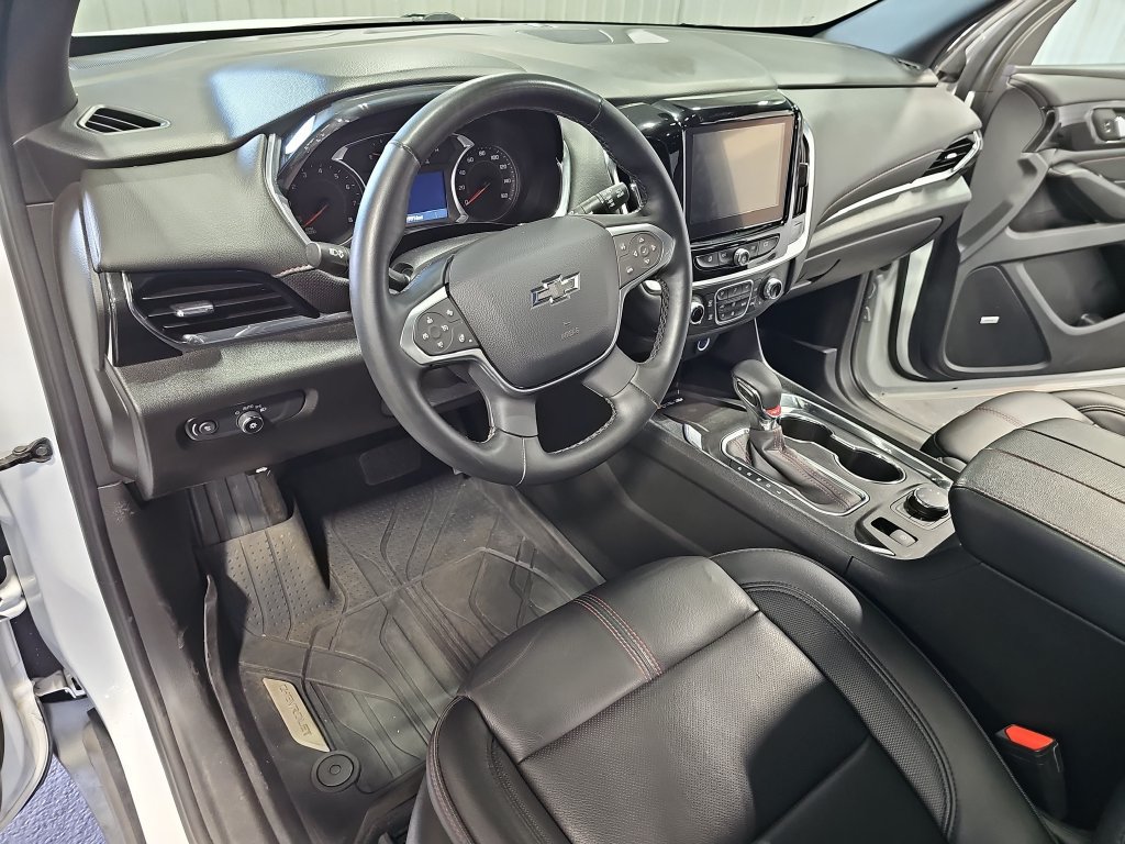 Used 2023 Chevrolet Traverse RS AWD/4WD image 16