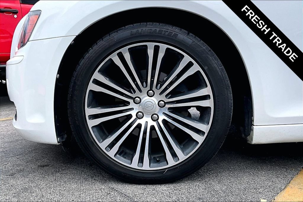 Used 2013 Chrysler 300 S RWD image 33