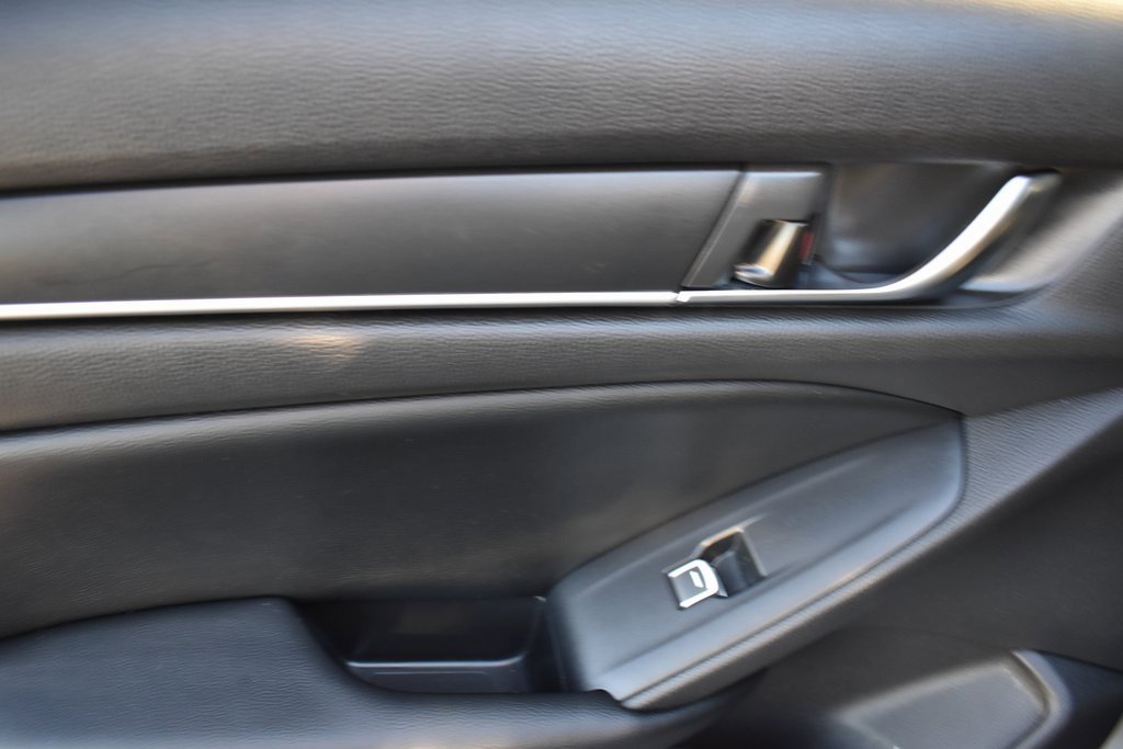 Used 2018 Honda Accord Sport image 11